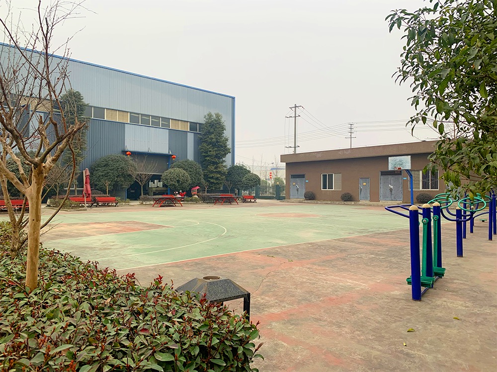 基地運(yùn)動(dòng)場(chǎng)